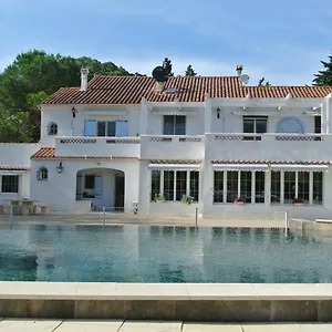 Grand Tamaris Hosting Arles