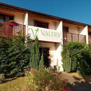 https://hotel-valery.hotels-rhonealpes.com